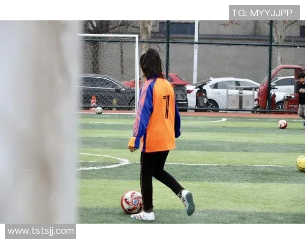 不穿鞋的足球明星如何在绿茵场上展现独特魅力与非凡技艺 不穿鞋的足球明星如何在绿茵场上展现独特魅力与非凡技艺