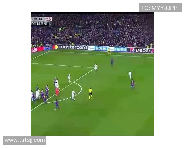 花式触球技巧与魅力并存的足球明星们的精彩瞬间解析 花式触球技巧与魅力并存的足球明星们的精彩瞬间解析